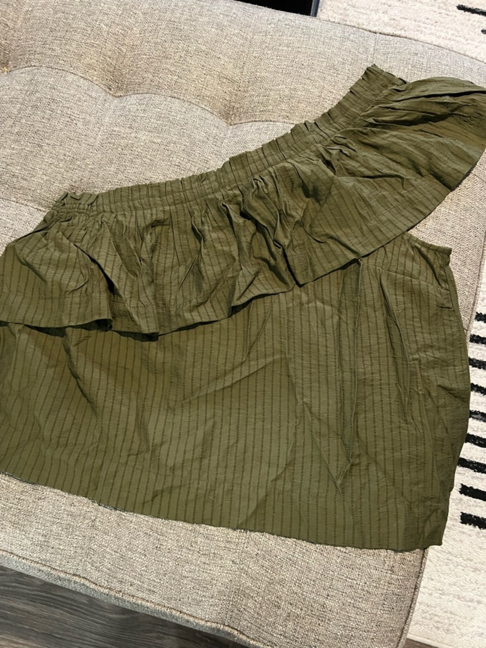 NWT LOFT Olive One-Shoulder Ruffle Top - Picture 4 of 6